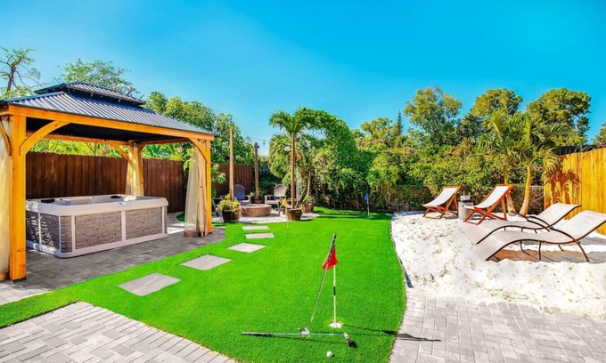 Central Naples House | Coastal Farmhouse w/mini Golf, Private Beach &Spa