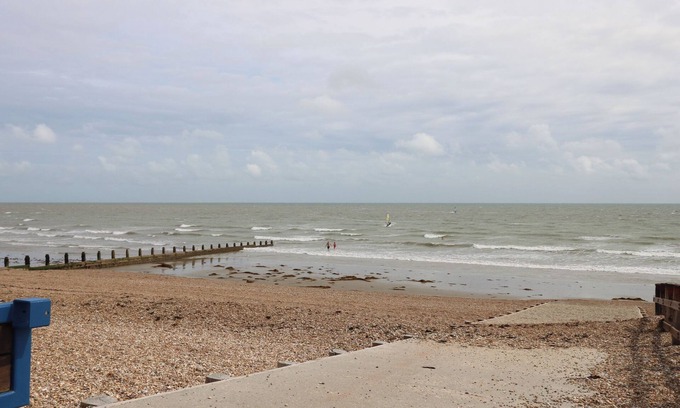 Felpham Cottage | COASTAL HAVEN, pet friendly, country holiday cottage in Felpham