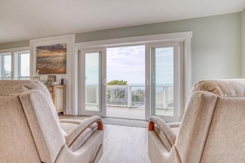 Nelscott House | Coastal Haven