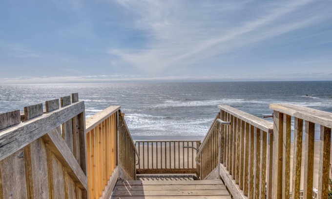 Logsden Condo | Coastal Haven