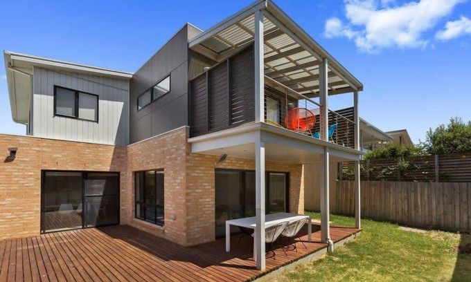 Indented Head House | Coastal Holiday Living Bay Views Prime Location