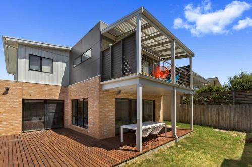 Indented Head House | Coastal Holiday Living Bay Views Prime Location