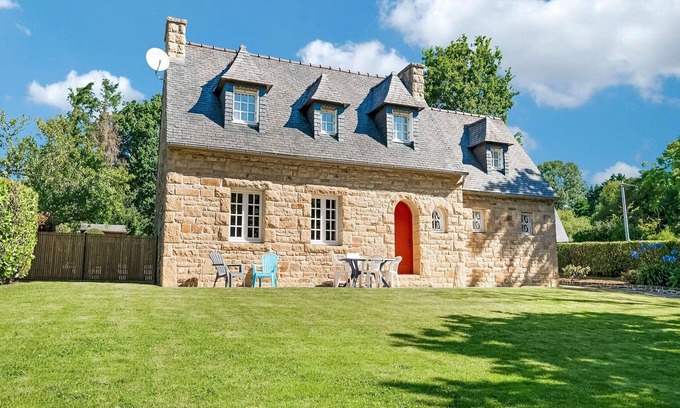 Logonna-Daoulas House | Coastal Home in Logonna-Daoulas