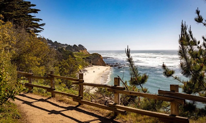 Moss Beach House | Coastal Home to explore Beaches, Restaurants, Coastline, Hiking, Activities