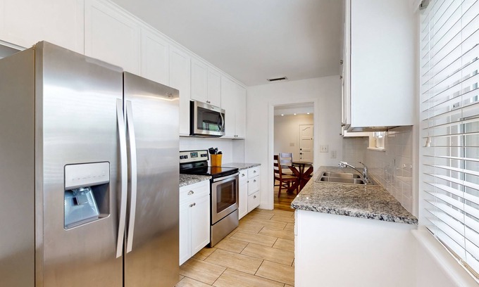 Panama City House | Coastal home w/private yard, patio, 2 blks to beach, W/D, AC, & WiFi