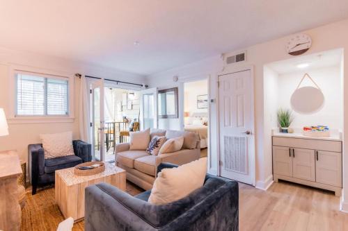 Palmetto Dunes Apartment | Coastal Luxe Villa By The Beach