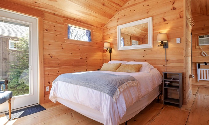 Sandy Point Cabin | Coastal Maine Getaway in the woods with Sauna - Hour from Acadia - Cabin #4 Oak