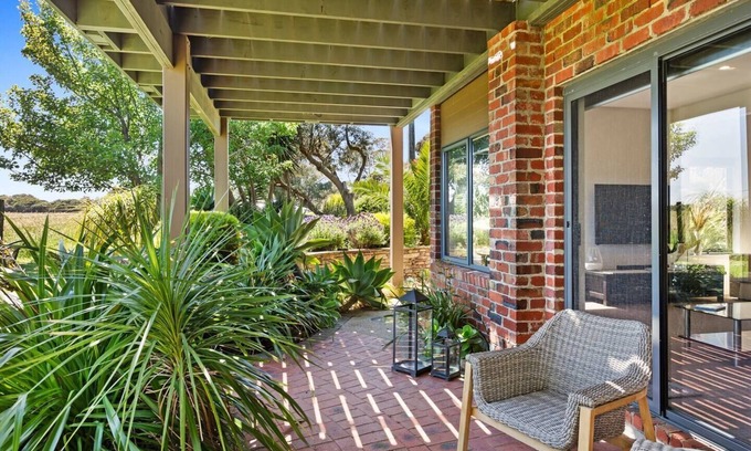 Ventnor House | Coastal meets Country at this Ventnor Beach Escape