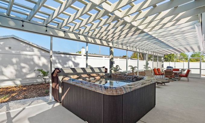 Walsingham House | Coastal Modern Farm House w/ Jacuzzi
