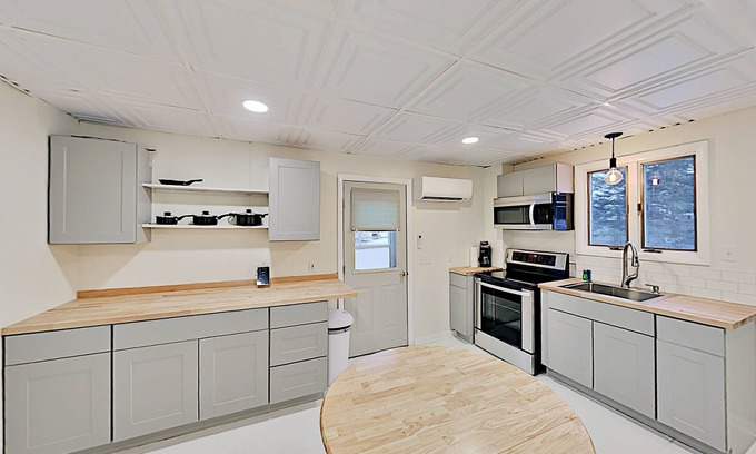Sorrento Apartment | Coastal New England Gem | 2-Unit House | 5-Minute Walk to Sorrento Harbor
