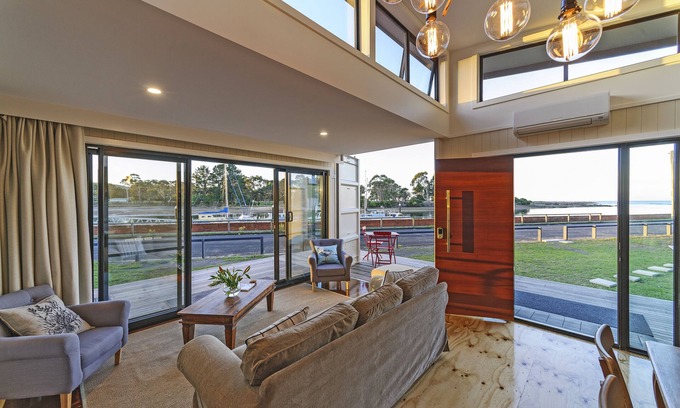 Wynyard Hotel | Coastal Pods Wynyard