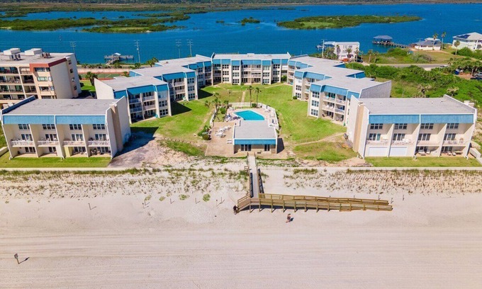 Crescent Beach Condo | Coastal Retreat at Tradewinds 92 – Bring Your Boat