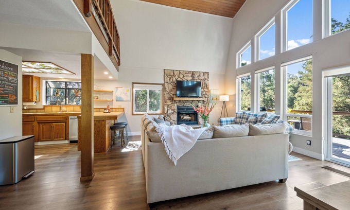 Marine Terrace House | Coastal Retreat/King Beds/Big Sur Cabin/EV Chargernnn