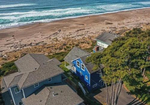 Lincoln City House | Coastal Serenity