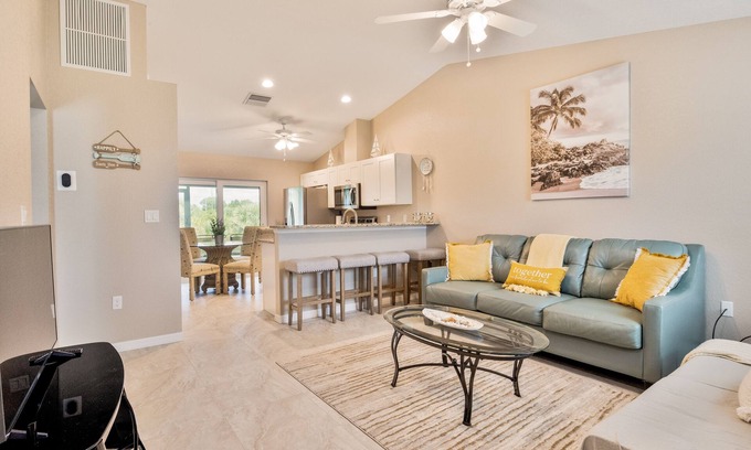 Englewood East Villa | COASTAL! Tropical Oasis Home Near Golf & Beaches