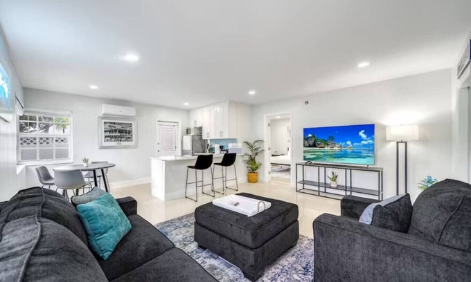 Coral Ridge Apartment | Coastal Unit .5 Miles to Beach!