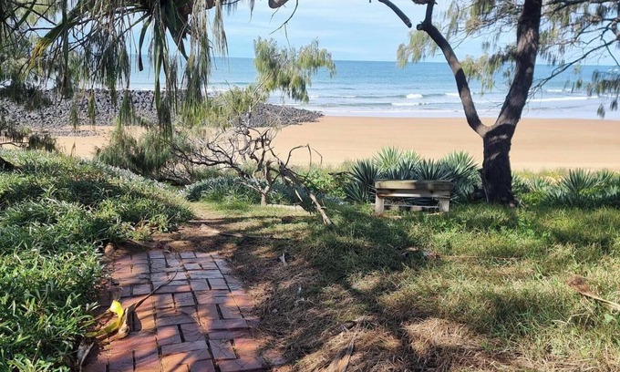 Bargara Apartment | Coastal Unit tucked in Behind the Dunes of Kellys Beach, Bargara