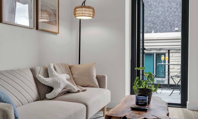 Eau Claire Apartment | Coastal Winds DT | Gym | River Walk