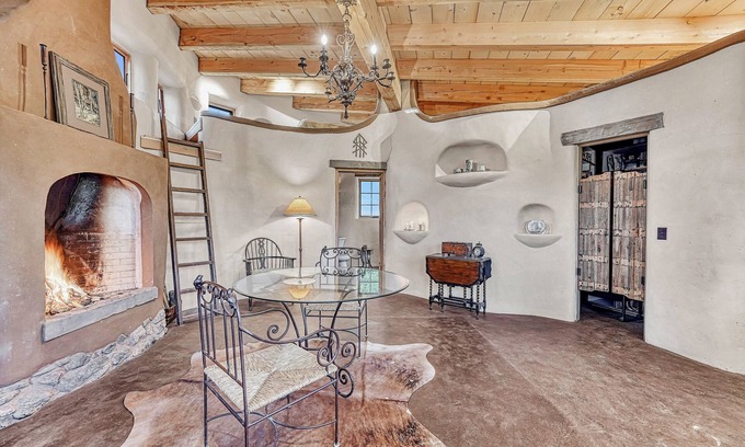 Paonia Cottage | Cob Cottage Getaway
