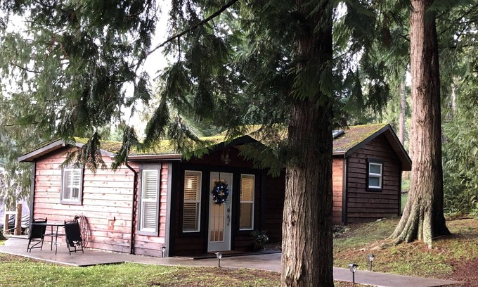 Shawnigan Lake Cottage | Cobble Hill Cottage - Enjoy a peaceful nights rest after exploring the Valley.