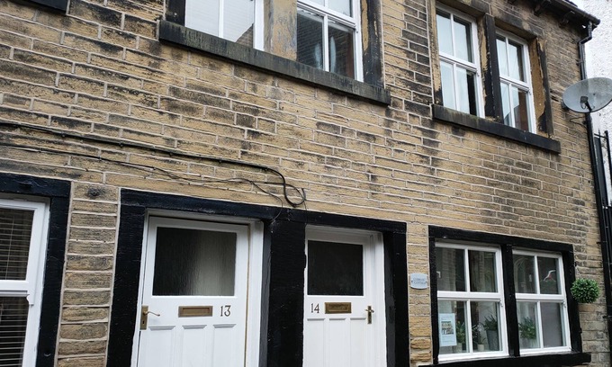 Ogden Cabin | Cobbler's Cottage , beautiful cosy cottage