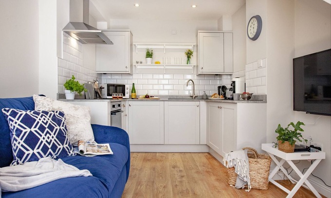 Sidmouth Cottage | Cobblers Cottage - a traditional cottage just moments from the seafront