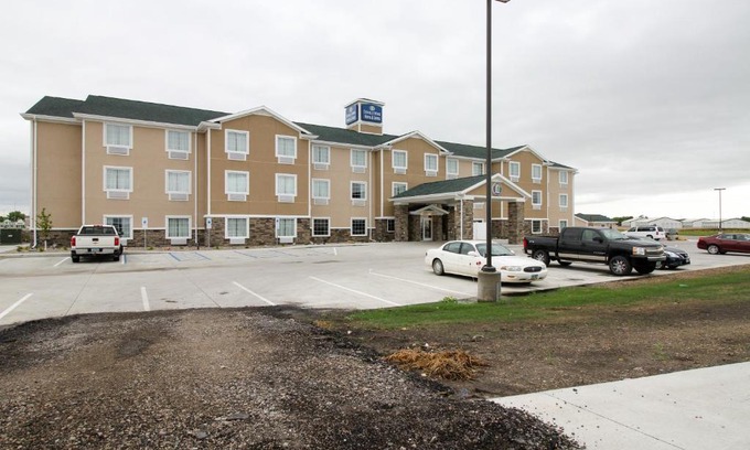 Devils Lake Hotel | Cobblestone Hotel & Suites - Devils Lake