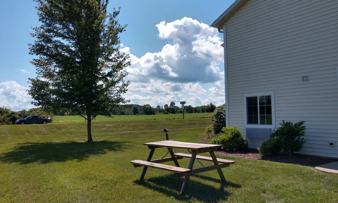 Clintonville Hotel | Cobblestone Inn & Suites - Clintonville