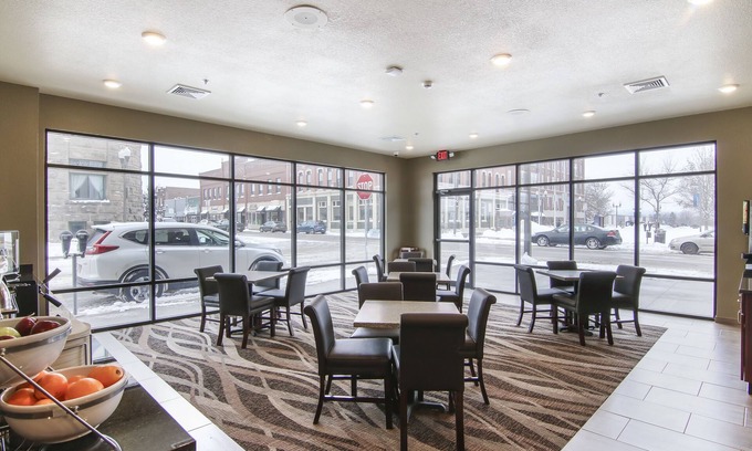 Menomonie Hotel | Cobblestone Inn & Suites at UW Stout Downtown Menomonie
