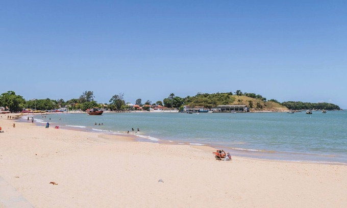Rio das Ostras Apartment | Cobertura a 150m do mar com churrasqueira e Wi-Fi