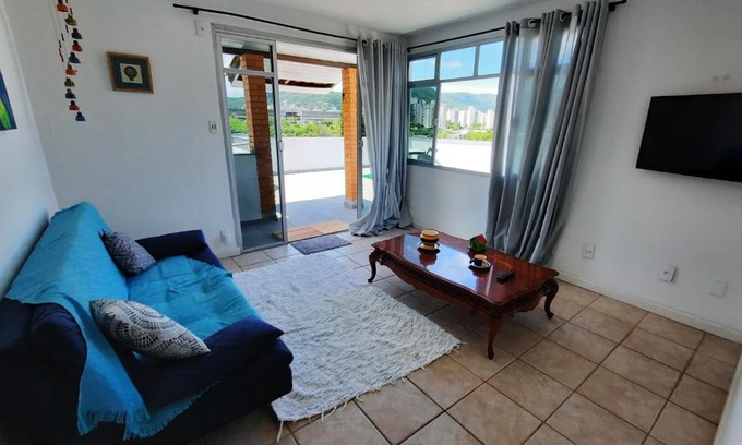Florianopolis Apartment | Cobertura com Ótima Vista e Localização em Floripa