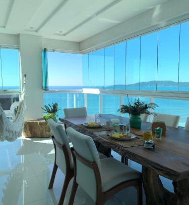 Andorinha Apartment | COBERTURA com belíssima vista para o mar e jacuzzi