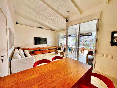 Tombo Apartment | Cobertura com piscina e churrasqueira, 200m da praia, 3 dormitórios para até 6 hóspedes