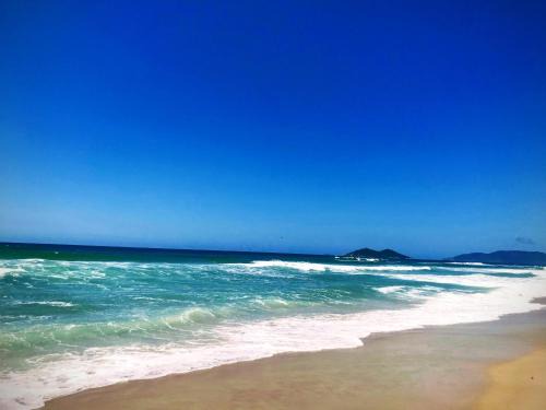 Rio Tavares Apartment | Cobertura Duplex com Vista Panorâmica, Jacuzzi e Churrasqueira, próximo ao mar e ao Novo Campeche.