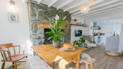 Conwy House | Cockleshell Cottage
