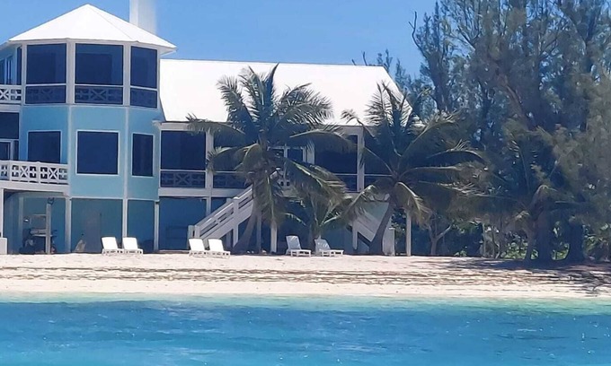 Green Turtle Cay House | Coco Bay House + Private Beach + Near Public Dock + Green Turtle Cay