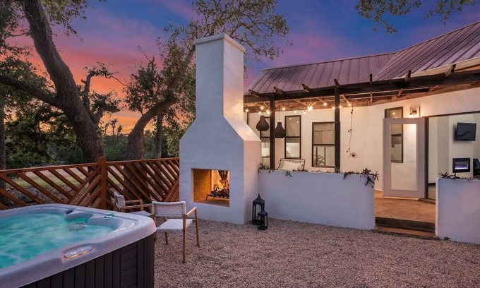 Fredericksburg Cottage | Coco Casita, Private Hot Tub, Outdoor Fireplace!