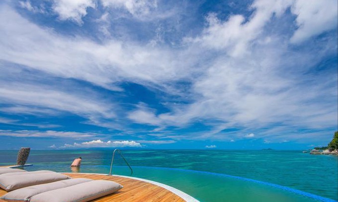 Anse Bois de Rose Hotel | Coco de Mer Hotel and Black Parrot Suites