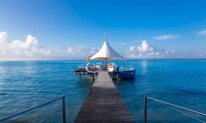 Anse Bois de Rose Hotel | Coco de Mer Hotel and Black Parrot Suites