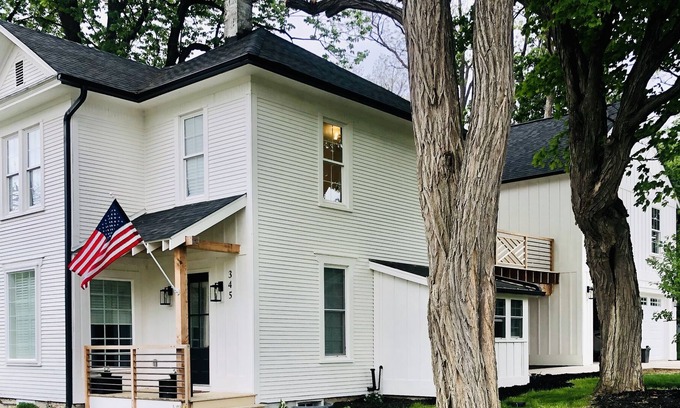 Williams Bay House | Coco's Cottage as seen on HGTV's House Hunters ...
