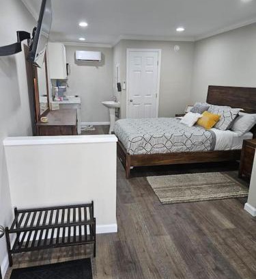 Cleveland Apartment | Cocoa Corner