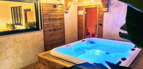 Castelnau-le-Lez Apartment | Cocon Nature Montpellier - Jacuzzi & Sauna - 300m du Tramway