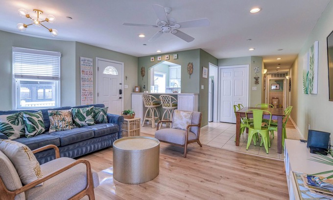 North End Condo | Coconut Cove: ACROSS from beach + boardwalk + parking w/Full Linen Service!