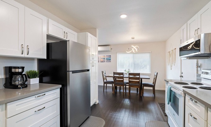 Kahuku House | "Coconut Crest Cottage"