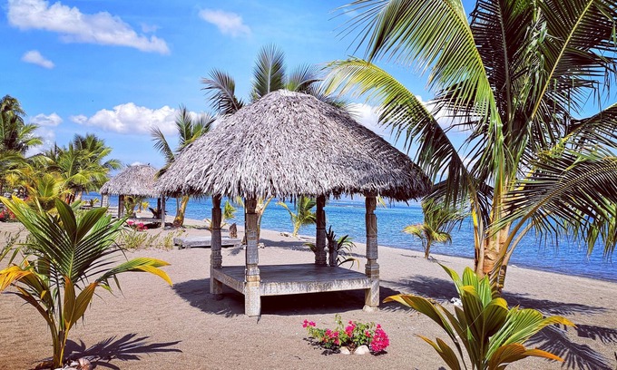 Maumere Hotel | Coconut Garden Beach Resort