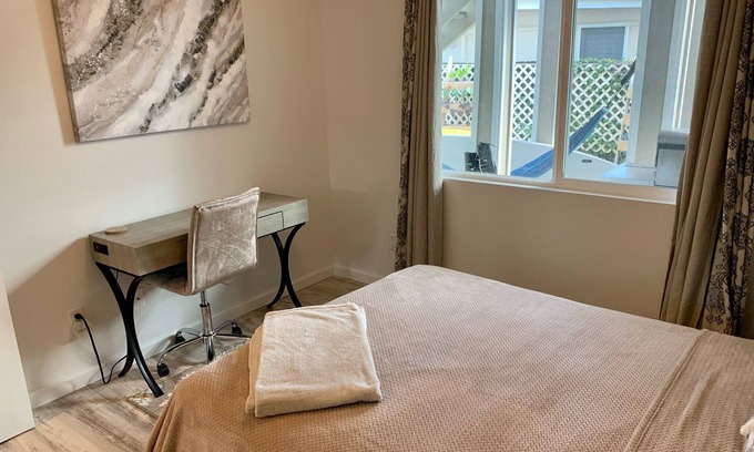 Coconut Grove House | Coconut Grove Kailua Vacation Home