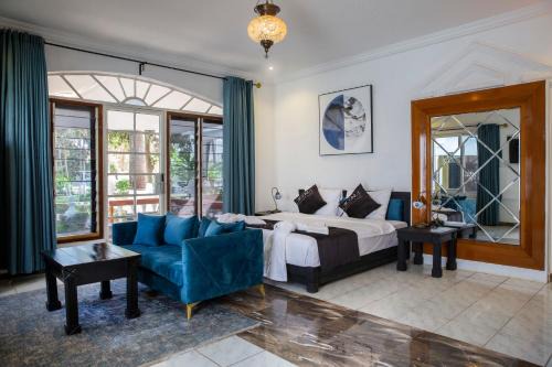 Kololi Hotel | Coconut Residence & Spa