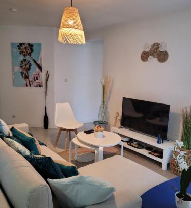 Survilliers Apartment | COCOONING HOUSE 211 SUITE AZUR appartement AEROPORT PARIS ROISSY CDG, PARC ASTERIX, CHATEAU DE CHANTILLY, STADE DE FRANCE