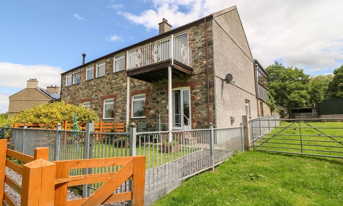 Gallt Y Foel Cottage | Coed y Glyn Bach Equestrian