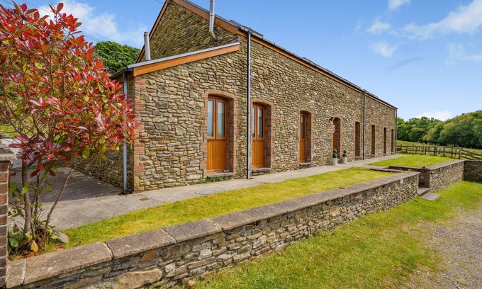 Cilybebyll House | Coed Y Nant Barn - Three Bedroom House, Sleeps 6